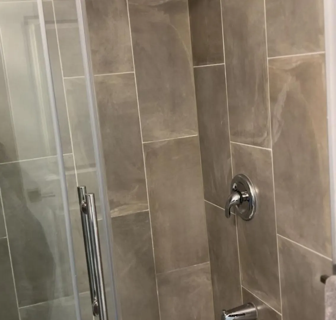 Blissful Nest - Cozy, Classy 2 Bedroom Private Suite Netflix, Free Parking, 20 Minutes To West Edmonton Mall And Airport