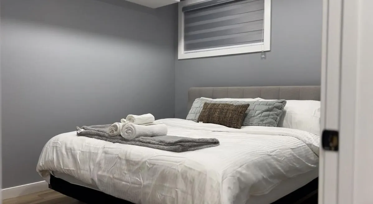Blissful Nest - Cozy, Classy 2 Bedroom Private Suite Netflix, Free Parking, 20 Minutes To West Edmonton Mall And Airport Apartment