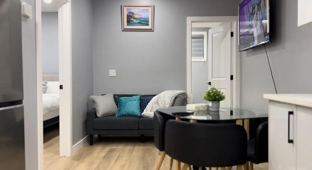 Apartment Blissful Nest - Cozy, Classy 2 Bedroom Private Suite Netflix, Free Parking, 20 Minutes To West Edmonton Mall And Airport Canada